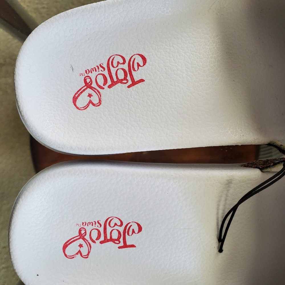 JoJo Siwa Slide sandals - Picture 2 of 4